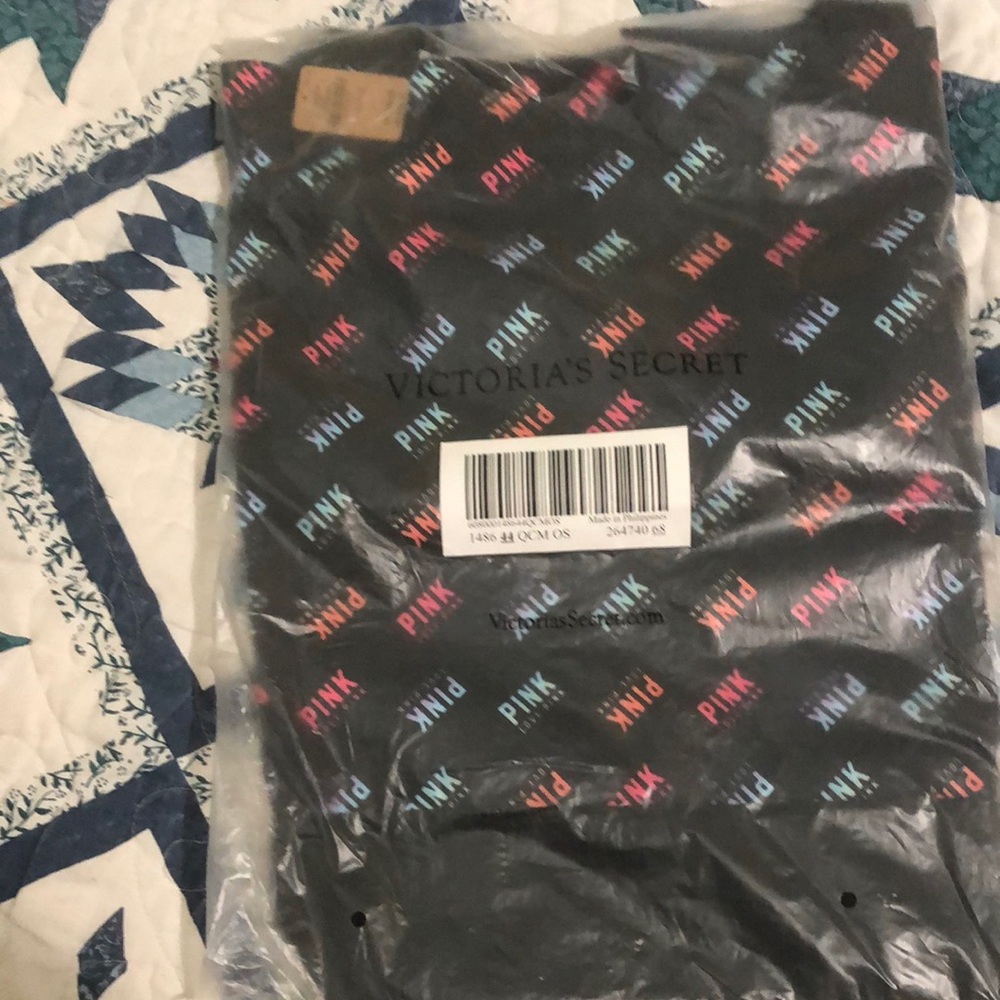 💥BNIP💥 Victoria Secret Rainbow Monogram Weekender Tote